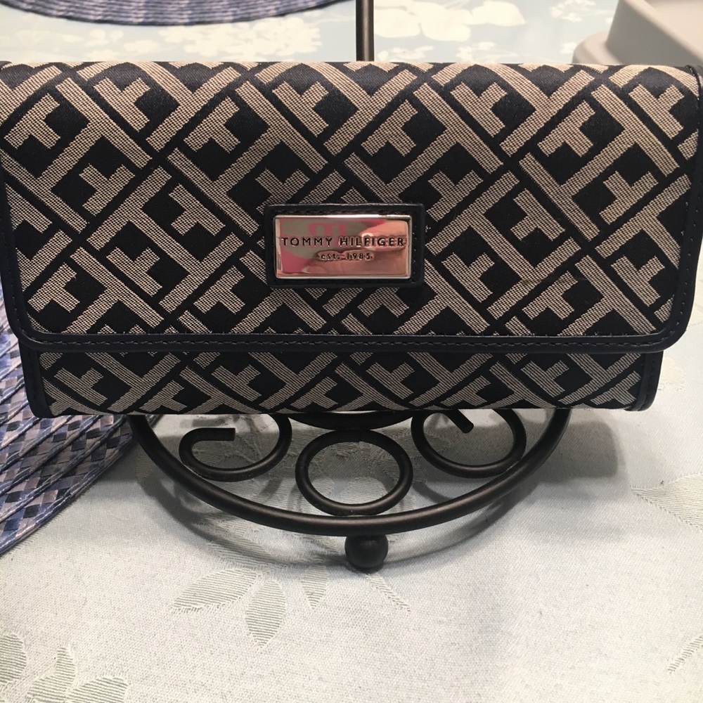 Tommy Hilfiger wallet